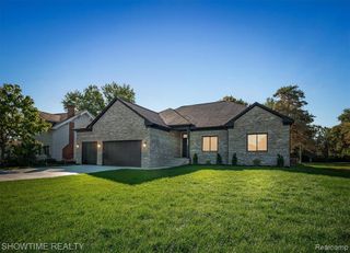 5636 Paris, Sterling Heights, MI 48310