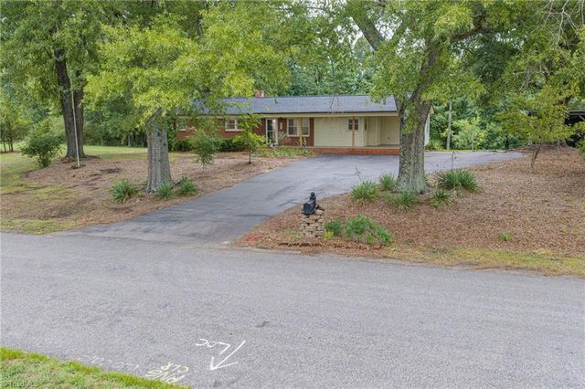1401 Walnut Street, Reidsville, NC 27320