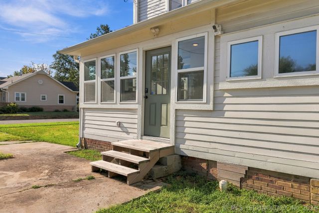 332 E 4th Street, Claremore, OK 74017