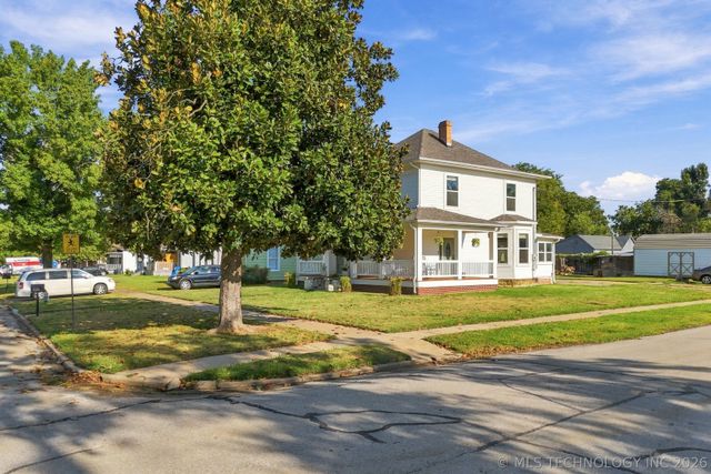 332 E 4th Street, Claremore, OK 74017
