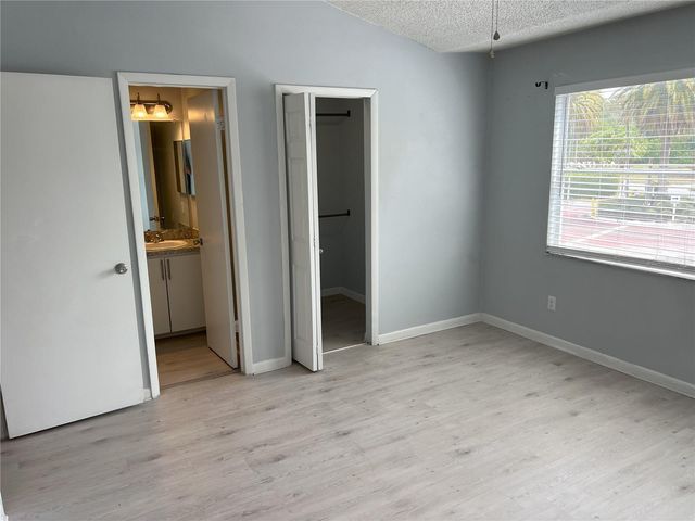 2568 WOODGATE BOULEVARD 206, Orlando, FL 32822