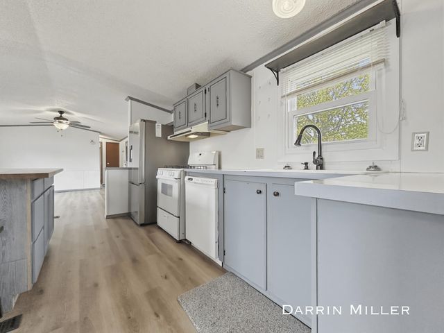 84 Maple Court, Muskegon Twp, MI 49445