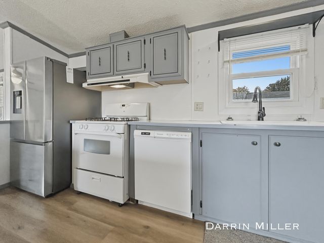 84 Maple Court, Muskegon Twp, MI 49445