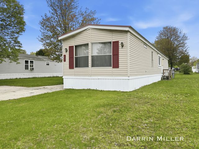84 Maple Court, Muskegon Twp, MI 49445