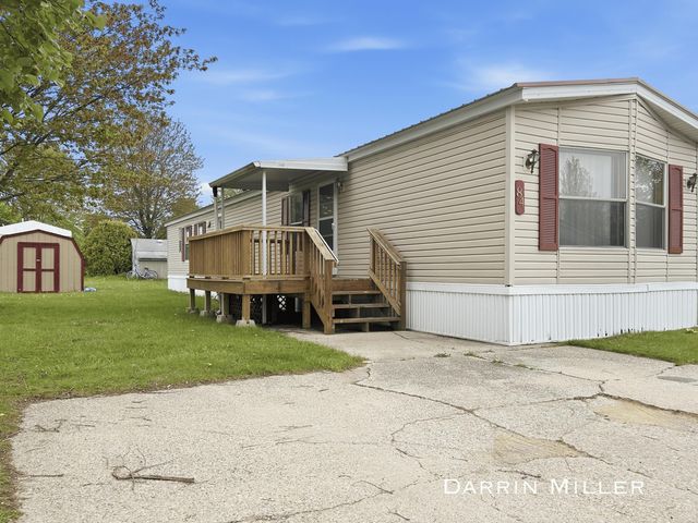 84 Maple Court, Muskegon Twp, MI 49445