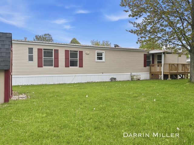 84 Maple Court, Muskegon Twp, MI 49445