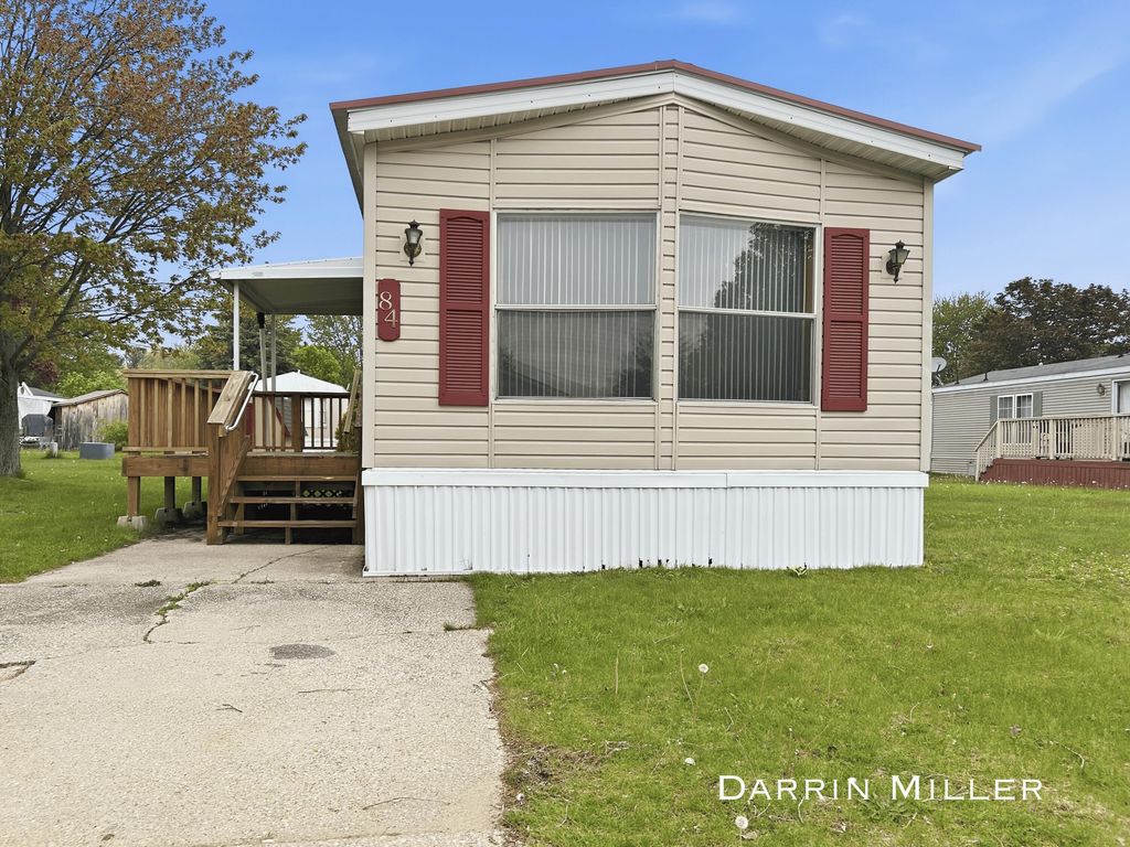 84 Maple Court, Muskegon Twp, MI 49445