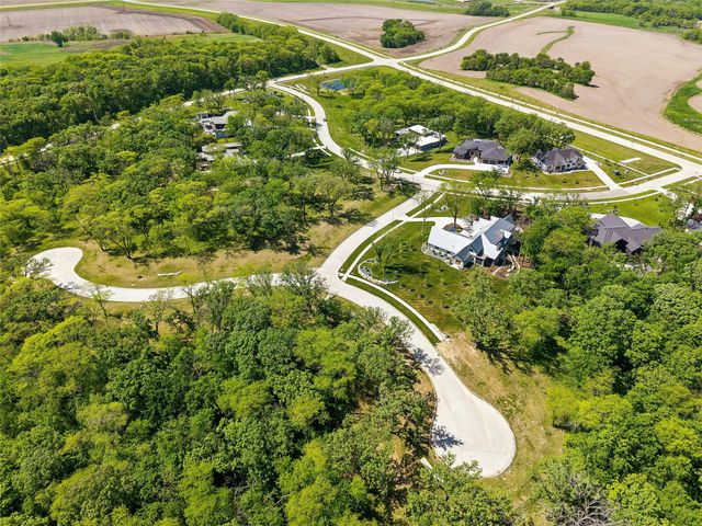 1529 S Timber Lane, West Des Moines, IA 50266