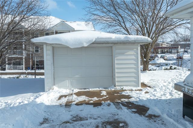 905 Knollcrest, Marion, IA 52302