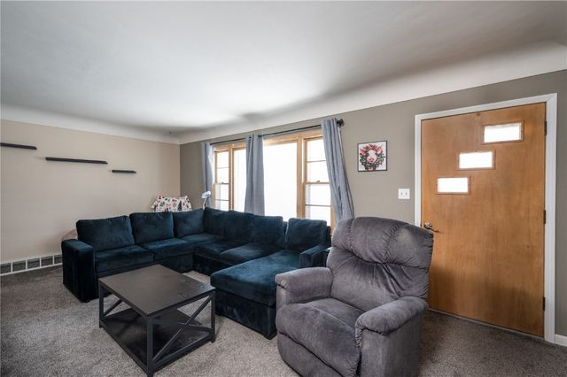 905 Knollcrest, Marion, IA 52302