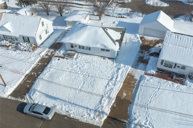 905 Knollcrest, Marion, IA 52302