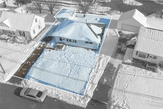 905 Knollcrest, Marion, IA 52302