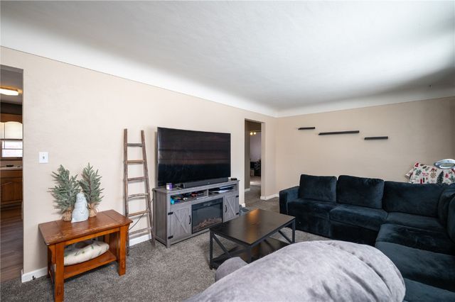 905 Knollcrest, Marion, IA 52302