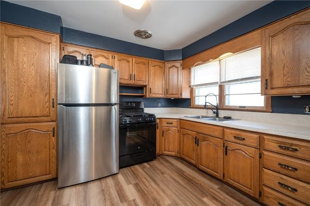 905 Knollcrest, Marion, IA 52302