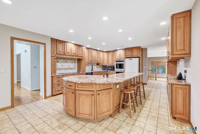 65 Arrowwood Place, Stratford, CT 06614