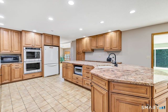 65 Arrowwood Place, Stratford, CT 06614