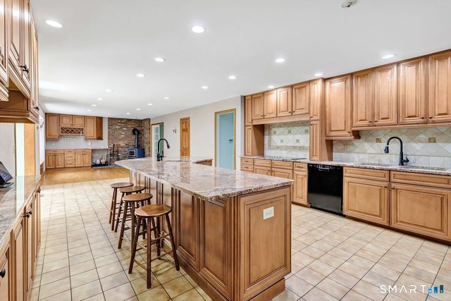 65 Arrowwood Place, Stratford, CT 06614