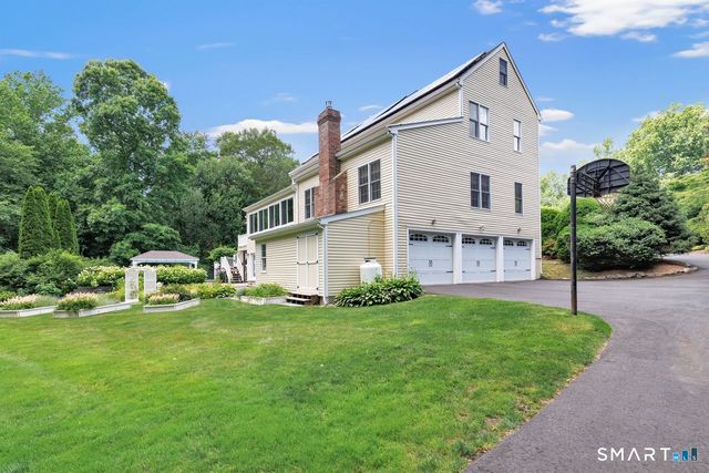 65 Arrowwood Place, Stratford, CT 06614