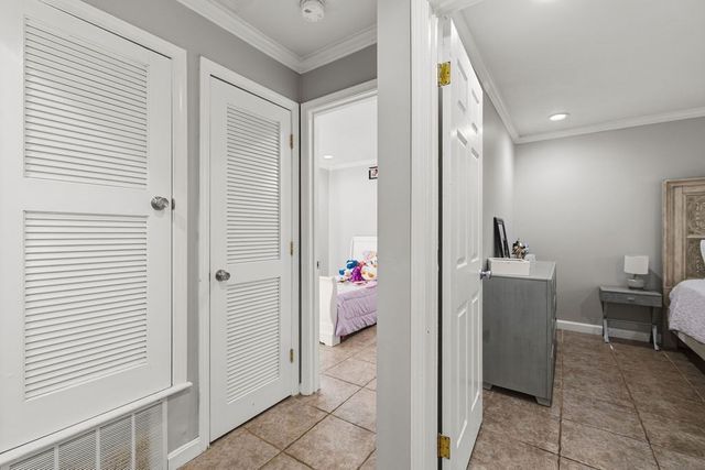 36 Meadowood Dr, Dartmouth, MA 02748