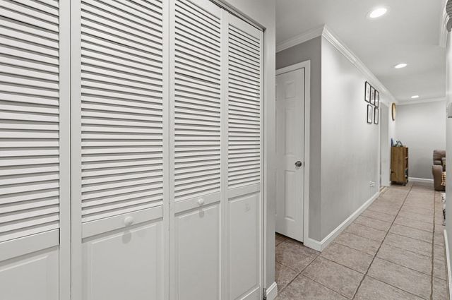 36 Meadowood Dr, Dartmouth, MA 02748