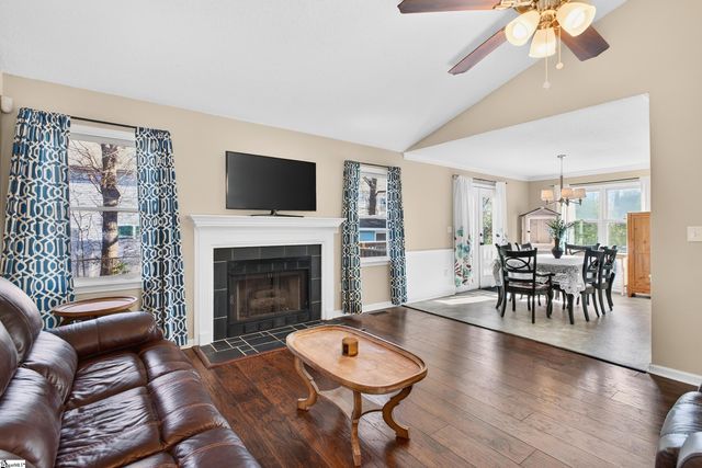 404 Frostberry Court, Fountain Inn, SC 29644