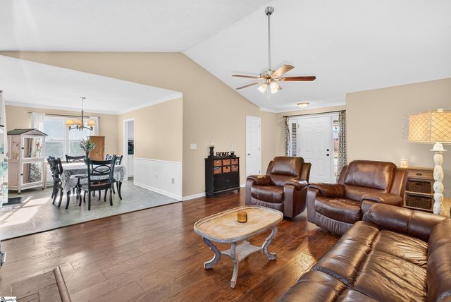 404 Frostberry Court, Fountain Inn, SC 29644