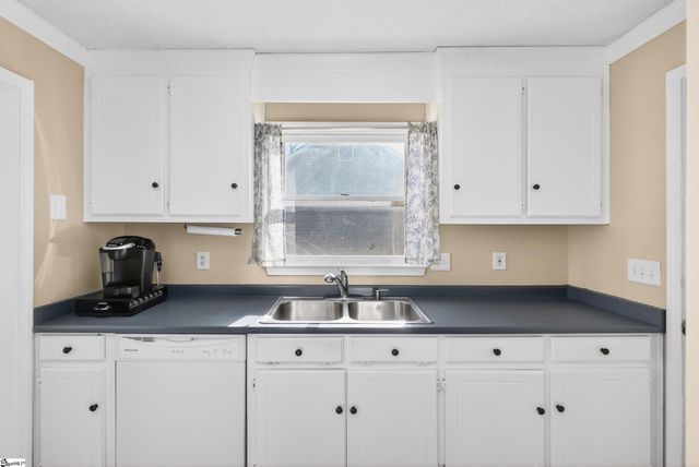 404 Frostberry Court, Fountain Inn, SC 29644