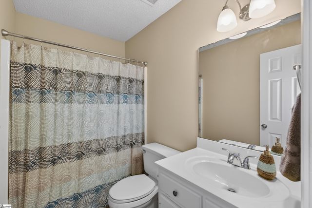 404 Frostberry Court, Fountain Inn, SC 29644