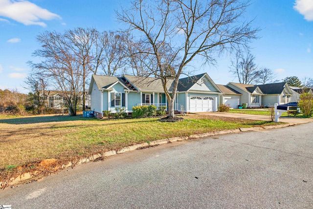 404 Frostberry Court, Fountain Inn, SC 29644