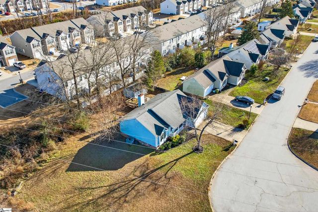 404 Frostberry Court, Fountain Inn, SC 29644