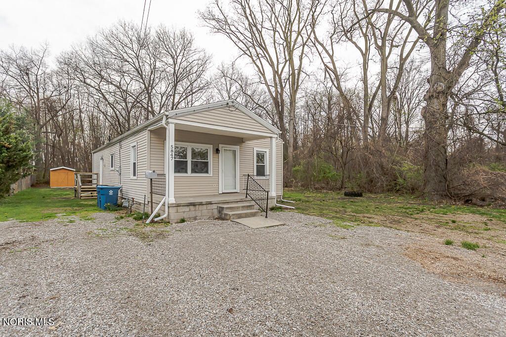 5847 Artwell Drive, Sylvania, OH 43560