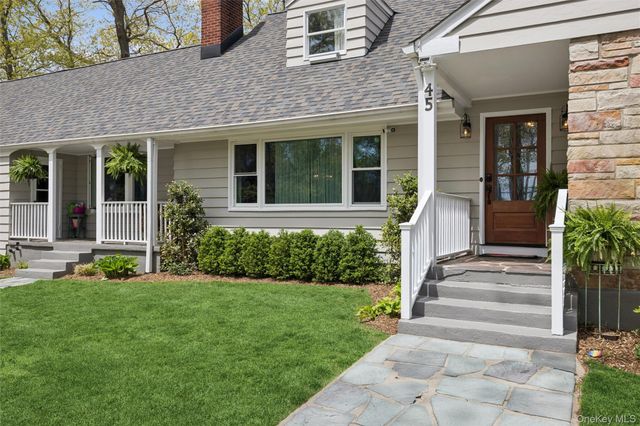 45 Woodland Drive, Smithtown, NY 11787