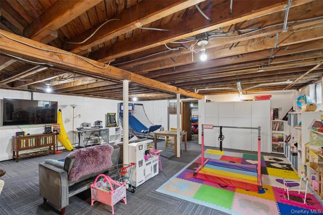 45 Woodland Drive, Smithtown, NY 11787