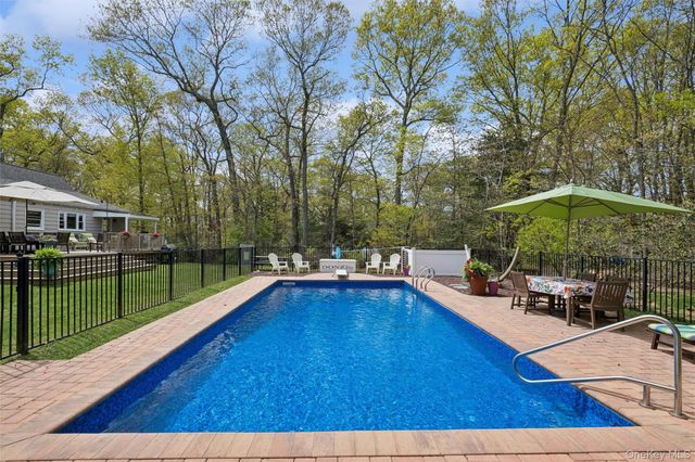 45 Woodland Drive, Smithtown, NY 11787