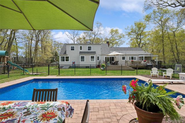 45 Woodland Drive, Smithtown, NY 11787