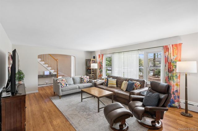 45 Woodland Drive, Smithtown, NY 11787