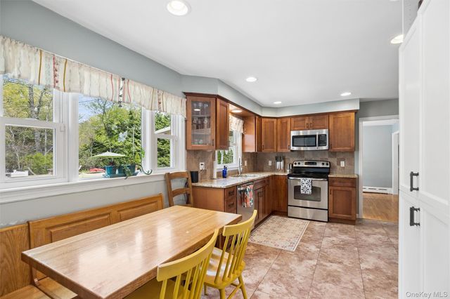 45 Woodland Drive, Smithtown, NY 11787