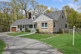 45 Woodland Drive, Smithtown, NY 11787