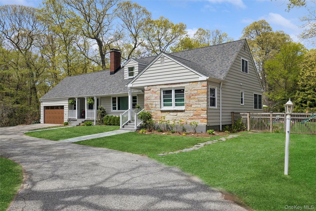 45 Woodland Drive, Smithtown, NY 11787