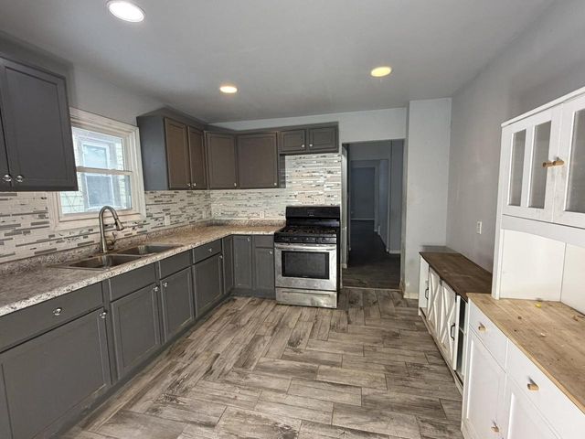 3956 N 41st STREET, Milwaukee, WI 53216