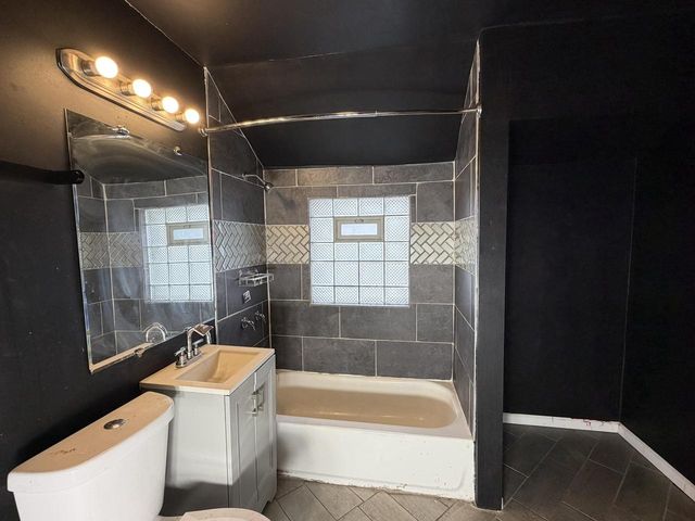 3956 N 41st STREET, Milwaukee, WI 53216