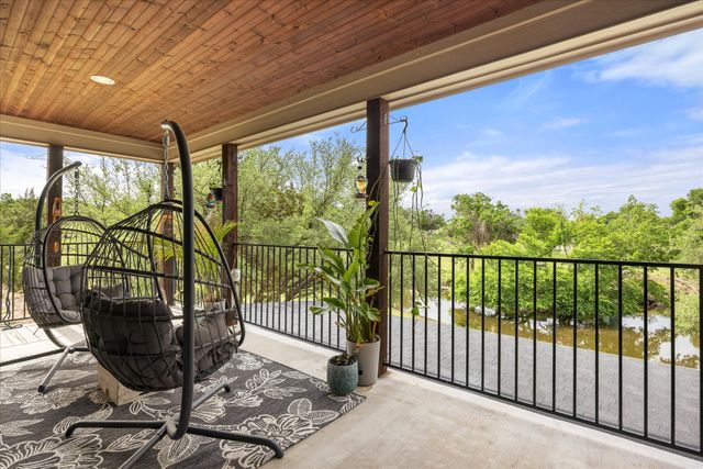 8828 Sundance Place Court, Granbury, TX 76049
