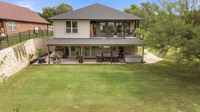 8828 Sundance Place Court, Granbury, TX 76049