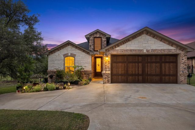 8828 Sundance Place Court, Granbury, TX 76049