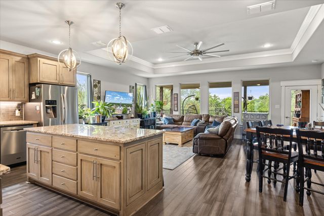 8828 Sundance Place Court, Granbury, TX 76049