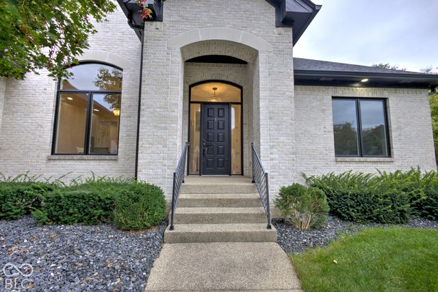 7323 Rooses Way, Indianapolis, IN 46217