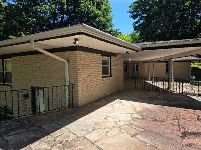 276 E Porters Bluff Rd, Clarksville, TN 37040