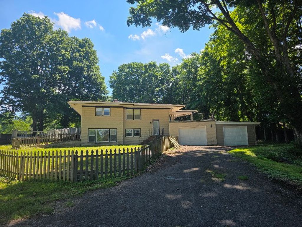 276 E Porters Bluff Rd, Clarksville, TN 37040