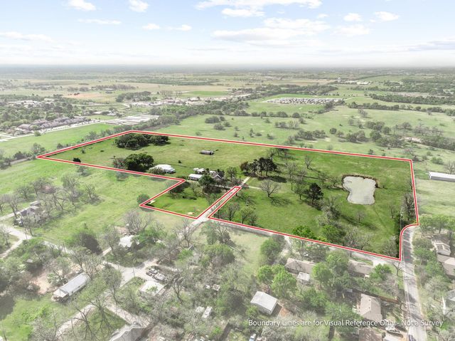 819 S Morrison Street, Pilot Point, TX 76258