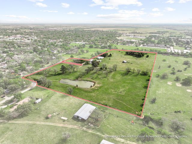 819 S Morrison Street, Pilot Point, TX 76258